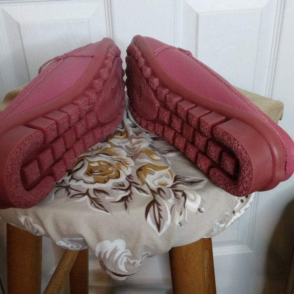 Shoes - Picture 3 of 4